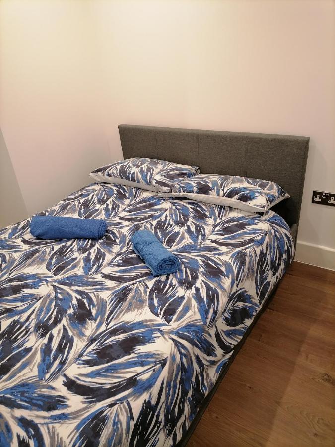 לונדון Stunning Rooms By Nine Elms Station מראה חיצוני תמונה
