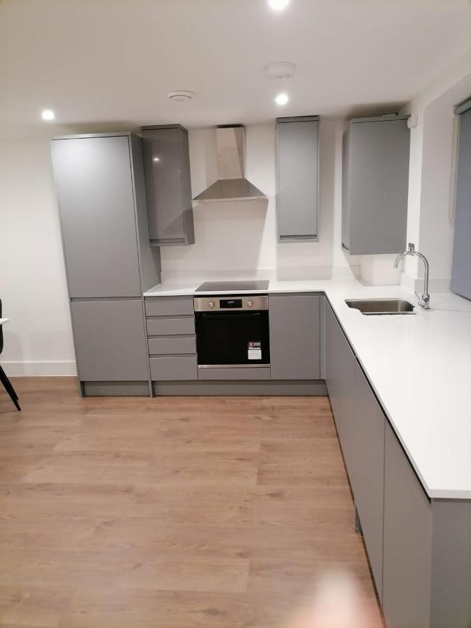 לונדון Stunning Rooms By Nine Elms Station מראה חיצוני תמונה
