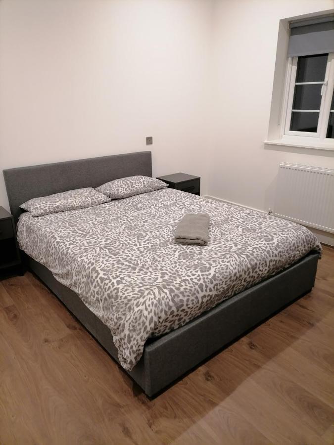 לונדון Stunning Rooms By Nine Elms Station מראה חיצוני תמונה