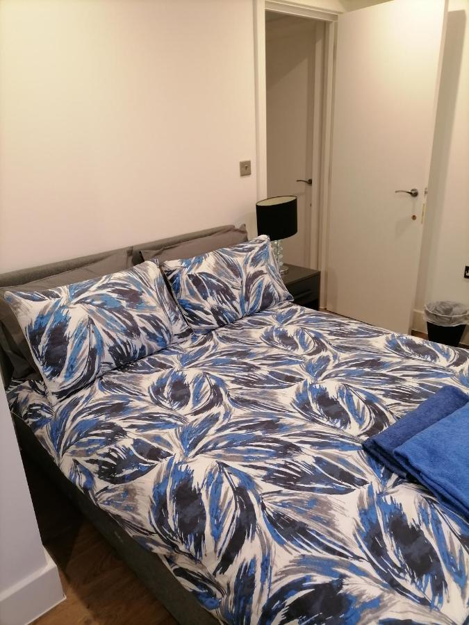 לונדון Stunning Rooms By Nine Elms Station מראה חיצוני תמונה