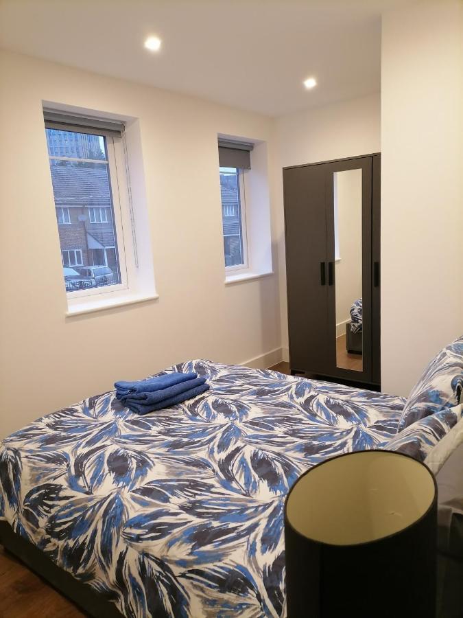 לונדון Stunning Rooms By Nine Elms Station מראה חיצוני תמונה
