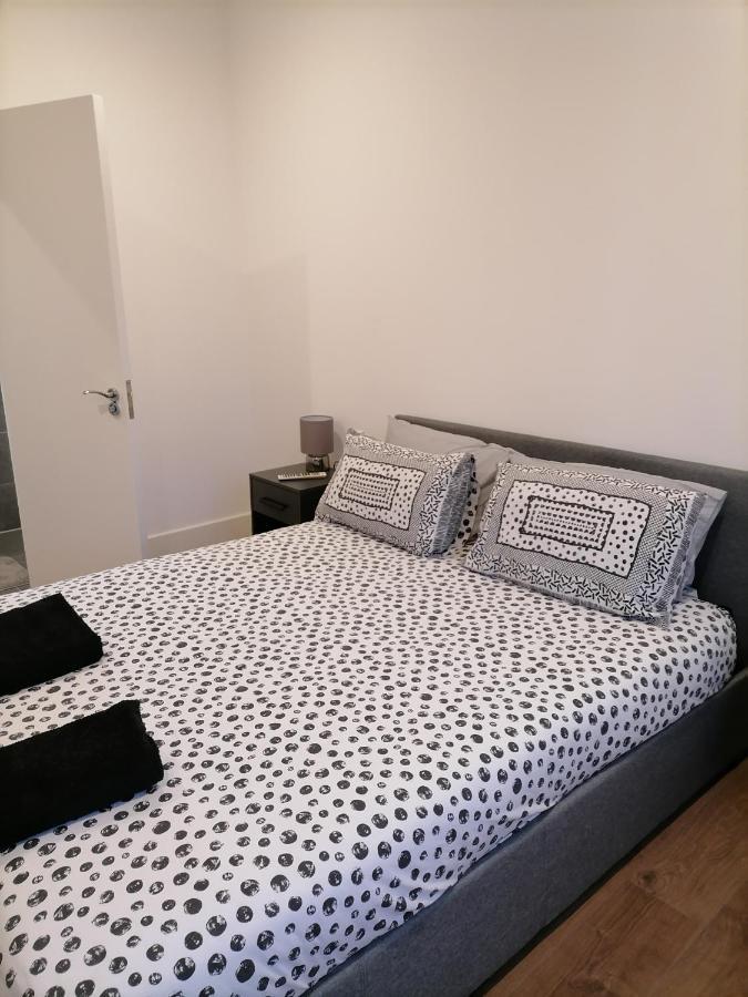 לונדון Stunning Rooms By Nine Elms Station מראה חיצוני תמונה