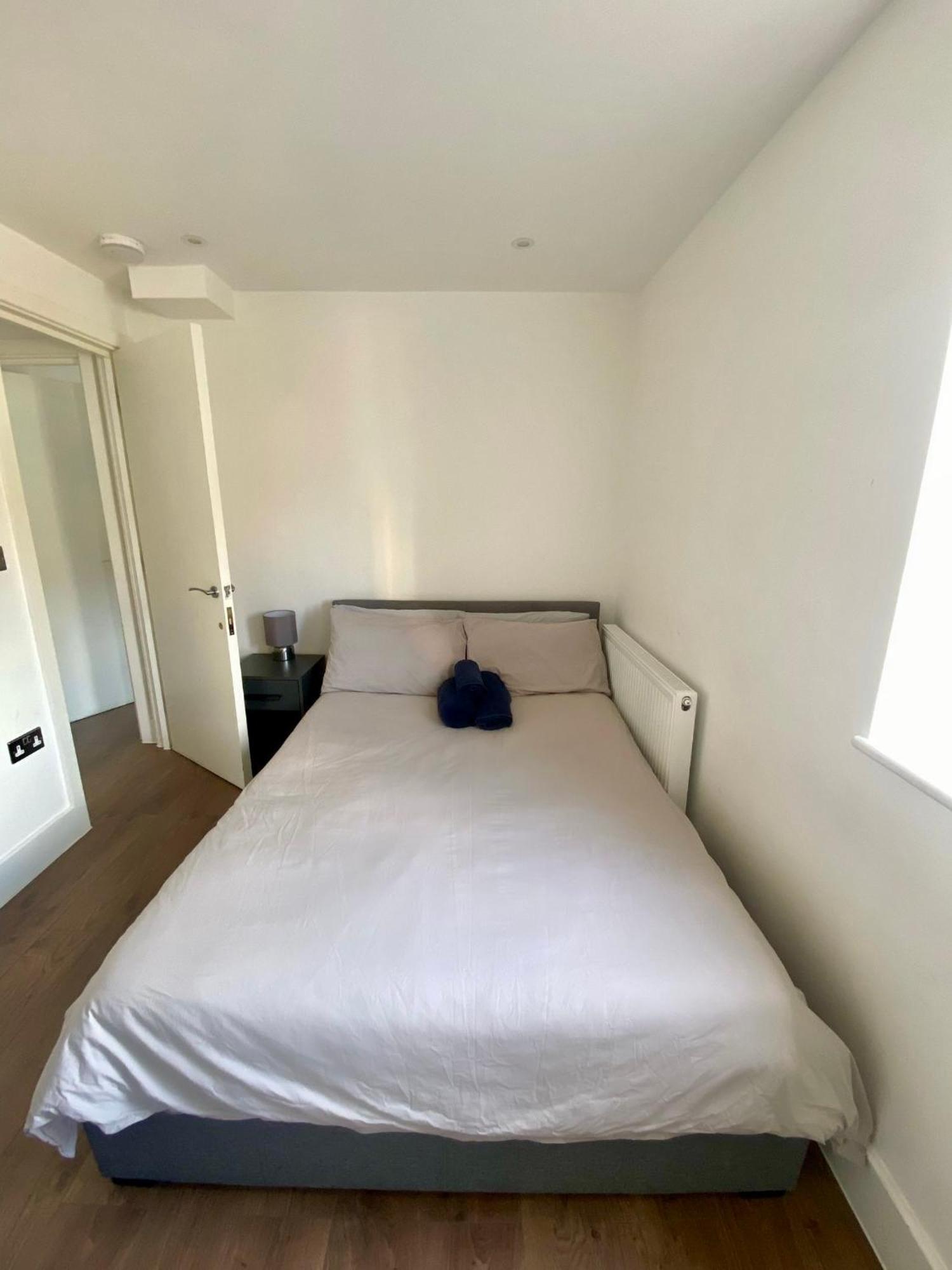לונדון Stunning Rooms By Nine Elms Station מראה חיצוני תמונה